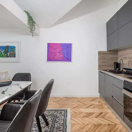 Rosa Apartment *